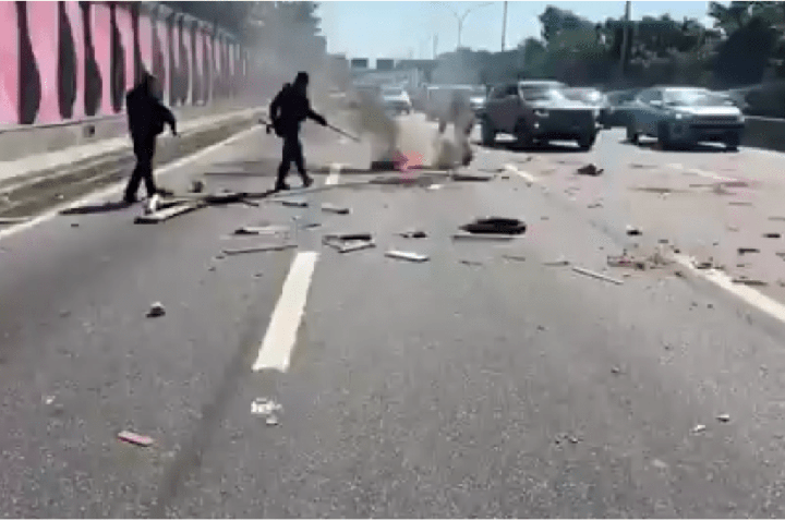 RJ: Operação na Maré deixa morto, bloqueia vias e fecha mais de 40 escolas