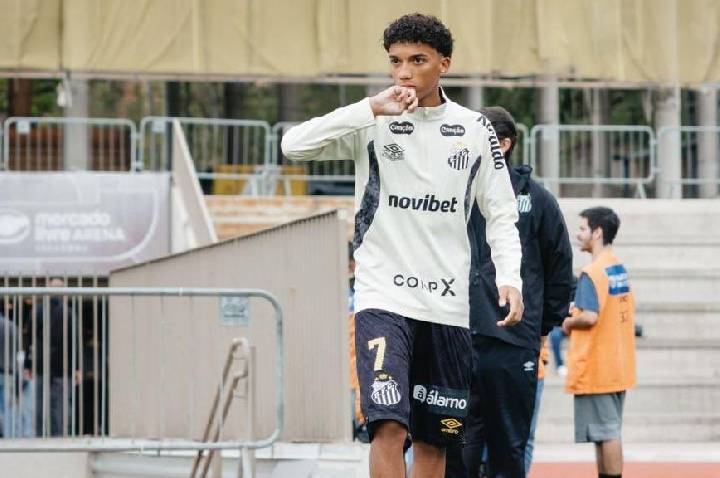 Robinho Jr muda de nome e marca pelo Santos em amistoso; veja