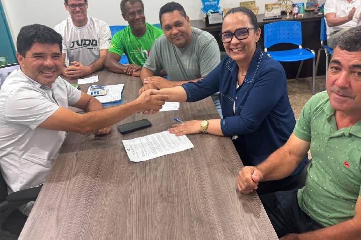 Rosangela Donadon disponibiliza R$ 450 mil em recursos para APAE, Saúde e Esporte e prefeito expressa gratidão
