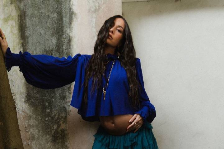 Sabrina Sato abre novo álbum de fotos com barriguinha de grávida; veja