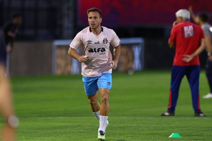 Santos paga transfer ban e abre caminho para anunciar Arthur