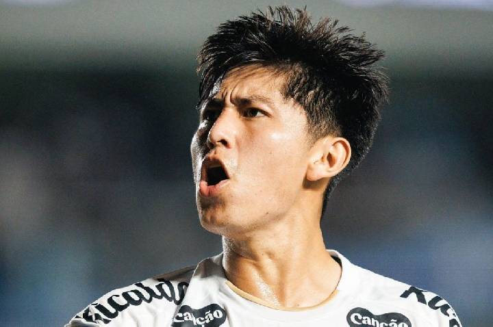 Santos vence UCV de virada e avança às oitavas da Sul-Americana