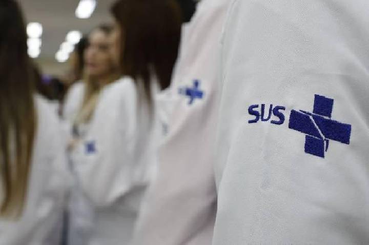 Saúde estende atuação de 676 médicos especialistas no SUS