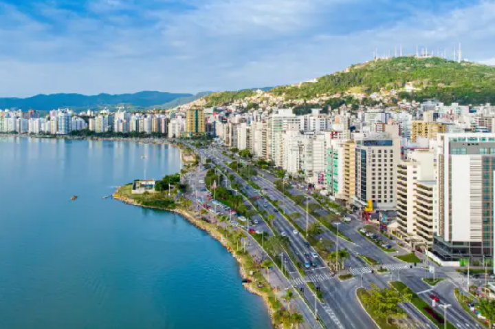 Semana em Florianópolis varia de chuva a calor e frio intenso