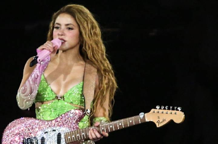 Shakira dedica show em Copacabana às mulheres: “Somos invencíveis”