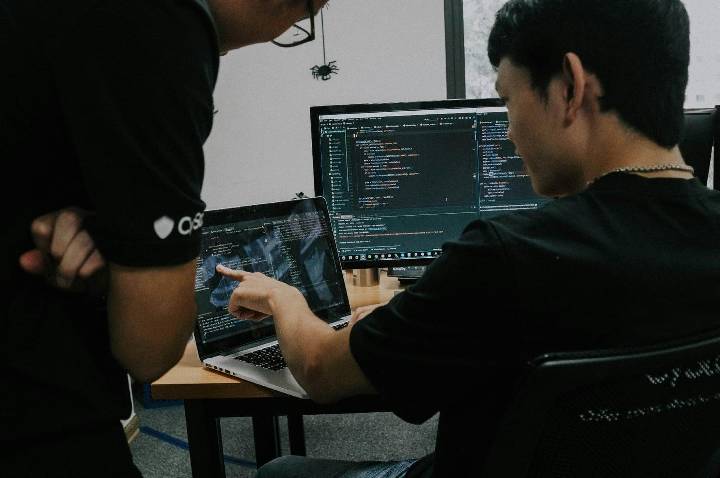 Sistemas de empresas foram invadidos por IA do Google em teste de segurança