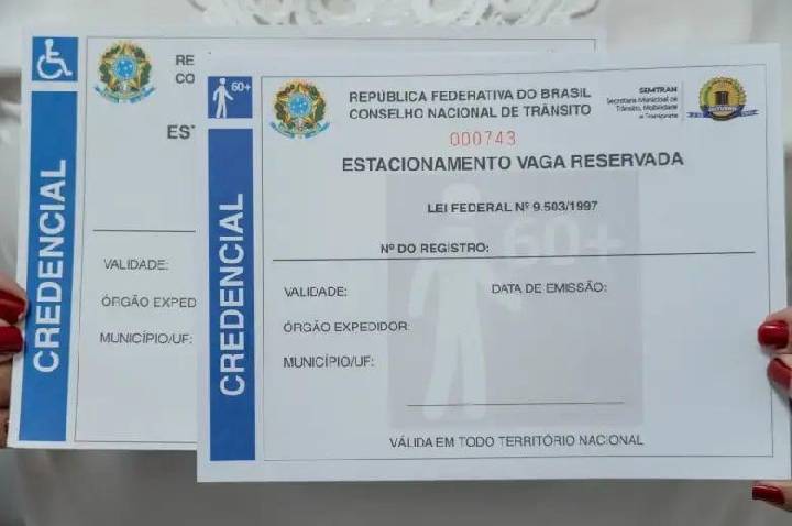 Solicitação de credencial de estacionamento para idosos disponível pelo PVH+