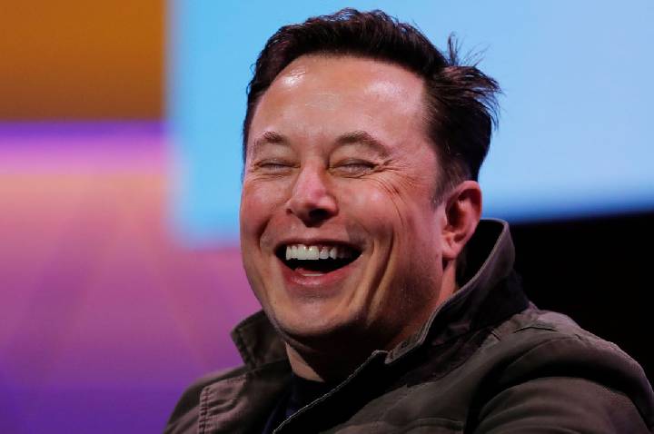 SpaceX, de Elon Musk, faz pedido de IPO trilionário