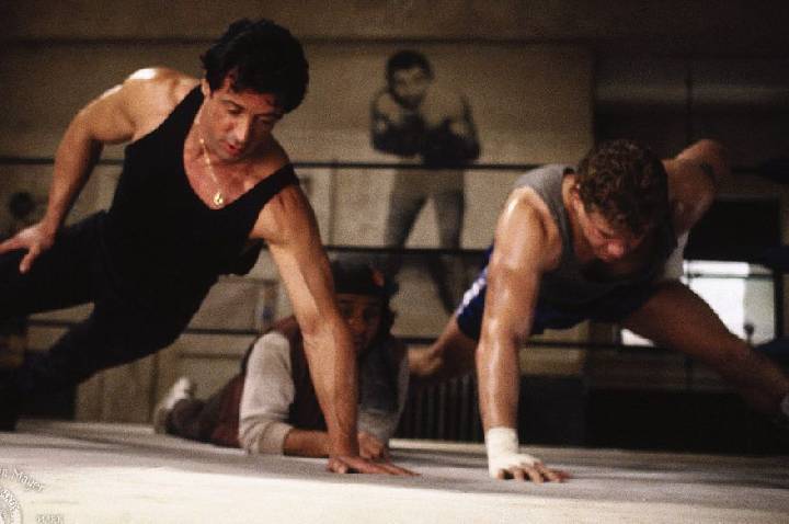 Stallone sobre atingir 2% de gordura corporal: “Ninguém consegue sem droga”