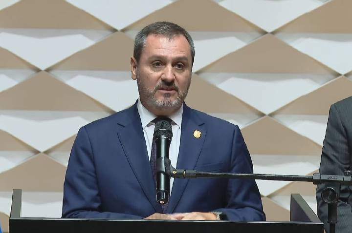 STF tem maioria para manter diretor da PF afastado