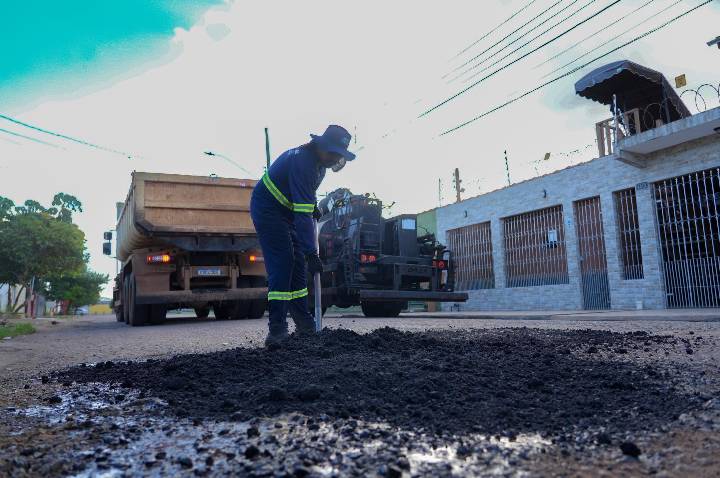 Tapa-buraco transforma mais 6 ruas e melhora mobilidade no bairro Cuniã