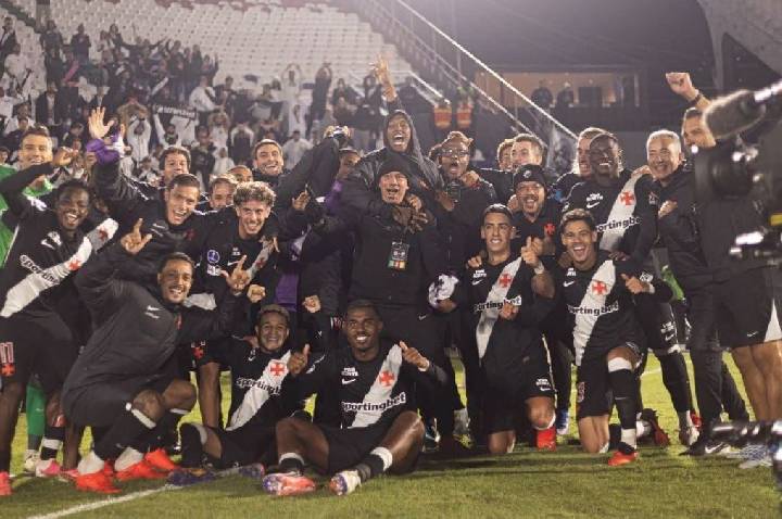 Técnico do Vasco, Pedro Emanuel desabafa após classificação: “Precisávamos”