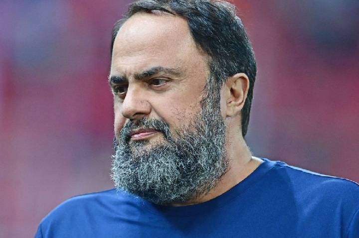 Textor quer levar grego e iraniano para o comando do Botafogo; entenda