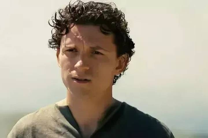 Tom Holland relembra vício em álcool: “Ficava sozinho no quarto do hotel”