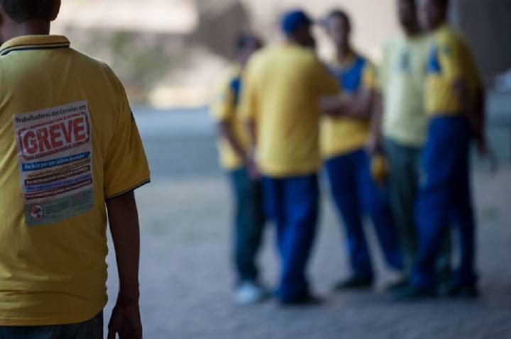 Trabalhadores dos Correios estão em greve por tempo indeterminado