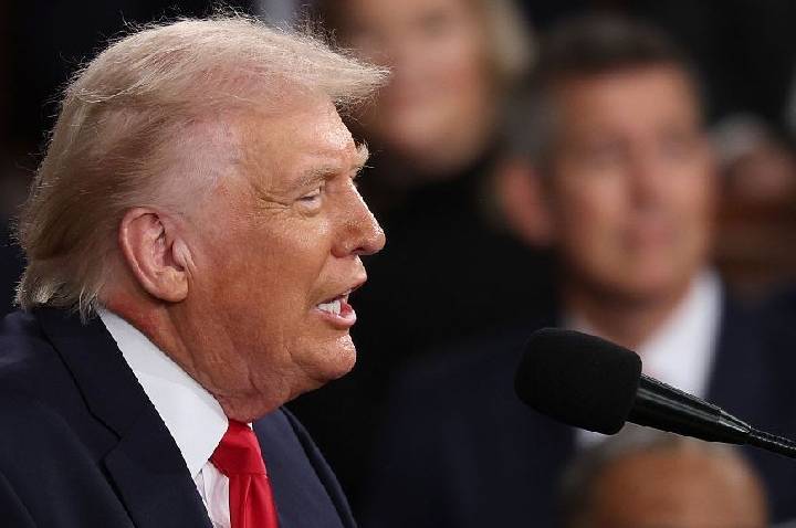 Trump diz que fim do bloqueio naval acabaria com as chances de um acordo