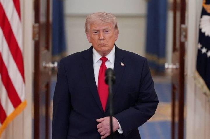 Trump diz que Ormuz será reaberto “em breve” ou Irã sofrerá consequências