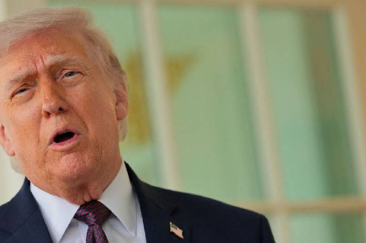 Trump diz que vai varrer iranianos da terra se país atacar navios dos EUA