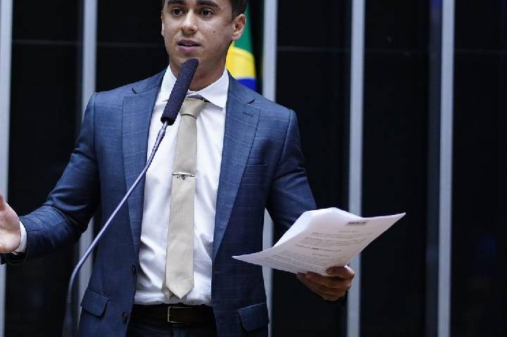 TSE determina que Nikolas remova postagem enganosa sobre Lula