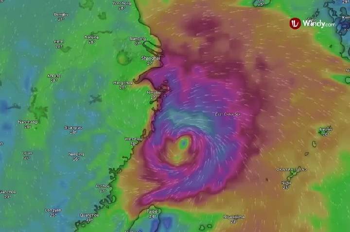 Tufão Dolphin chega à China com ventos de até 162 km/h
