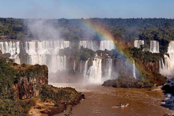 Turista holandês morre após barco de passeio virar nas Cataratas do Iguaçu