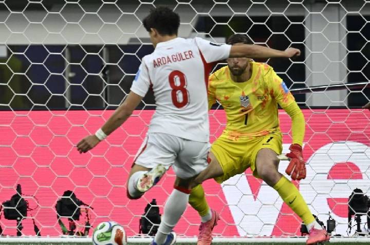 Turquia marca no fim e vence Estados Unidos na Copa do Mundo