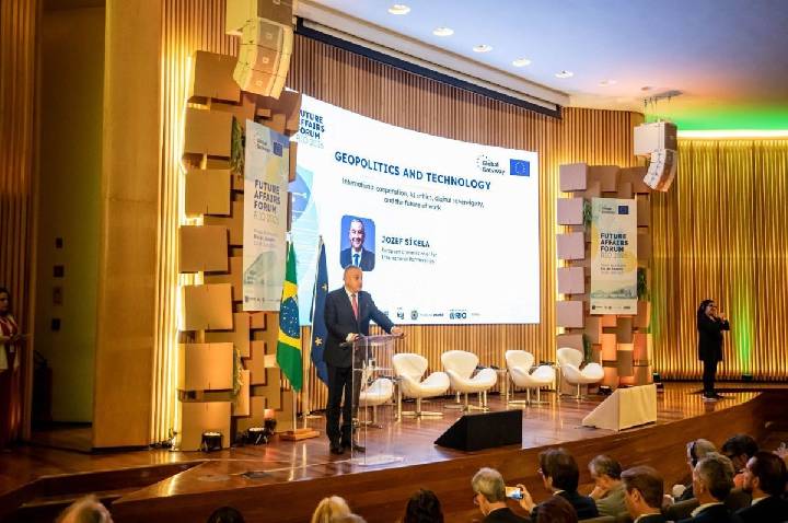 UE defende soberania digital e amplia cooperação tecnológica com o Brasil