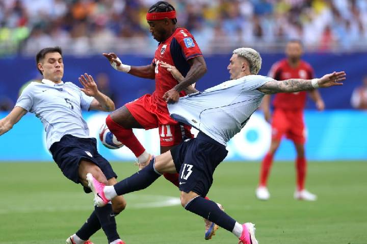 Ugarte sofre grave lesão na Copa, e Fifa terá que pagar salário dele