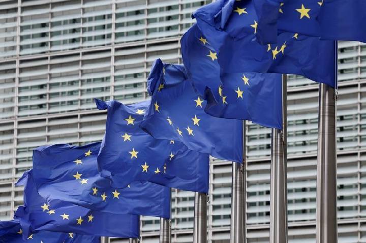 União Europeia recebe com cautela novas tarifas impostas pelos EUA