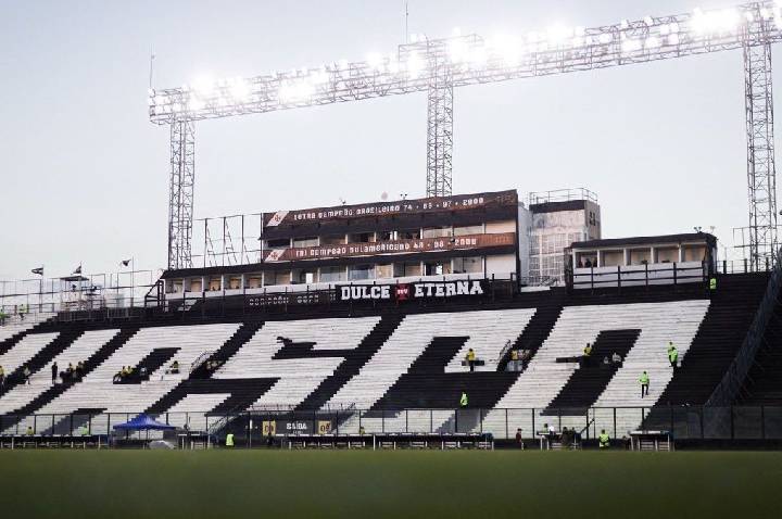 Vasco x Santos: escalações e onde assistir ao jogo do Brasileirão