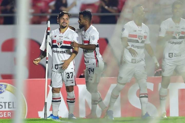 Veja os gols que garantiram o São Paulo nas oitavas da Sul-Americana