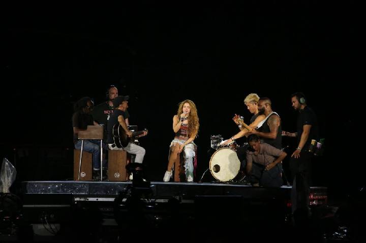 Veja participações especiais reveladas no ensaio de Shakira