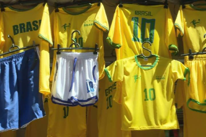 Vendas e-commerce de produtos da seleção sobem 20 vezes pré-jogo do Brasil