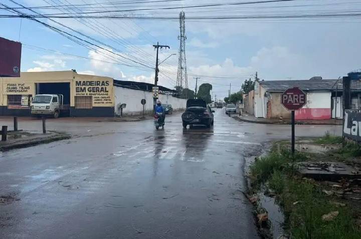 Vereador Edimilson Dourado reforça pedido por quebra-molas na Rua Angico para reduzir acidentes na zona sul