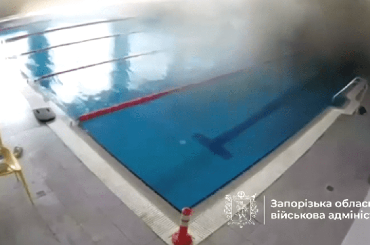 Vídeo: Câmera flagra momento em que ataque destrói academia na Ucrânia