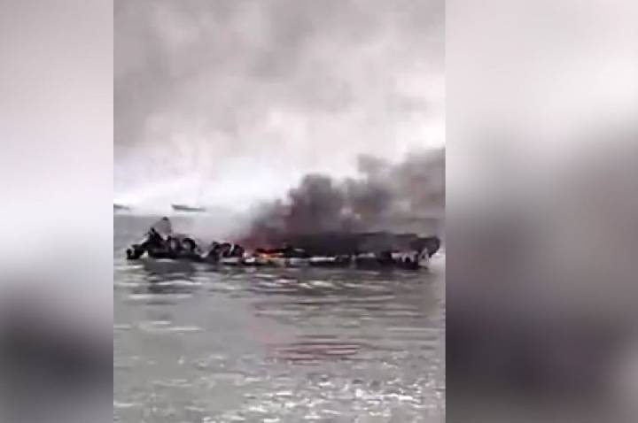 Vídeo: Incêndio atinge 35 embarcações em cais de pesca no Equador