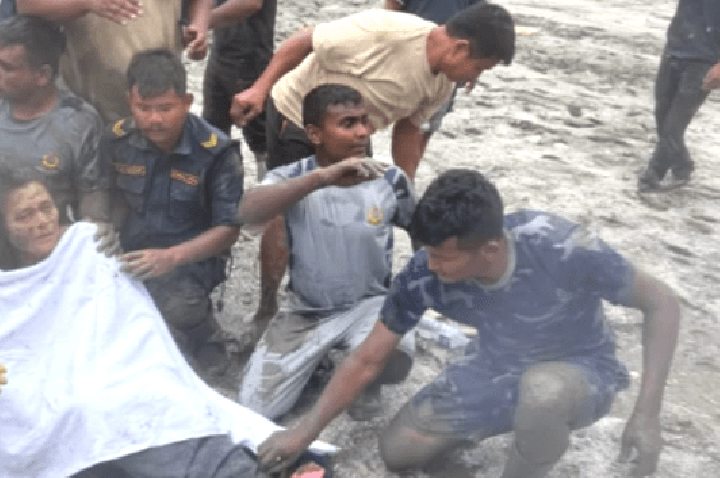 Vídeo: Mulher é resgatada após 10 dias no Nepal; familia planejava funeral
