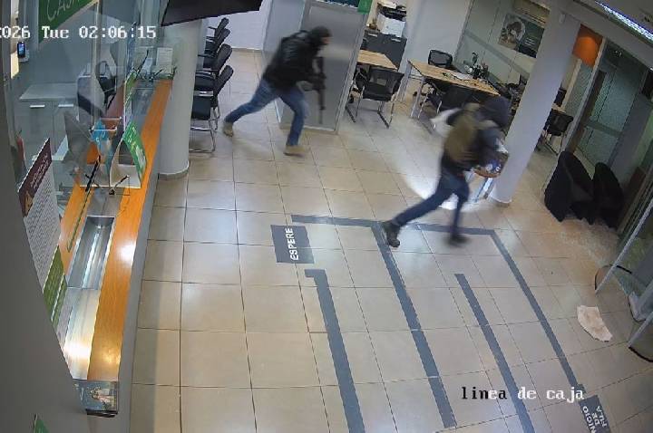 Vídeos mostram mega-assalto a bancos no Paraguai