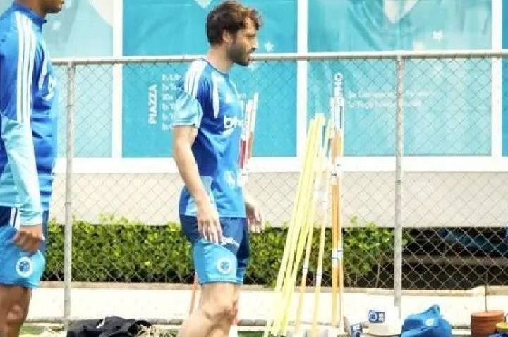 Viña faz primeiro treino no Cruzeiro e manda recado para a torcida