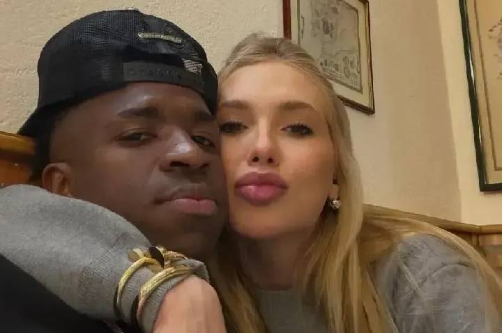 Vini Jr. põe fim a rumores e se declara para Virginia no Dia das Mães