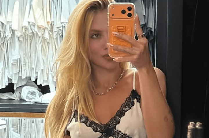 Virginia posa de baby doll no quarto de Vini Jr. após boatos de crise