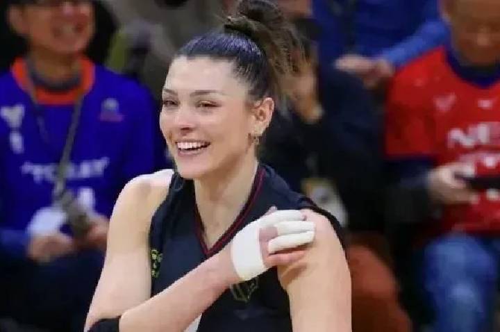 Vôlei: Rosamaria abre o jogo sobre possível retorno ao Brasil