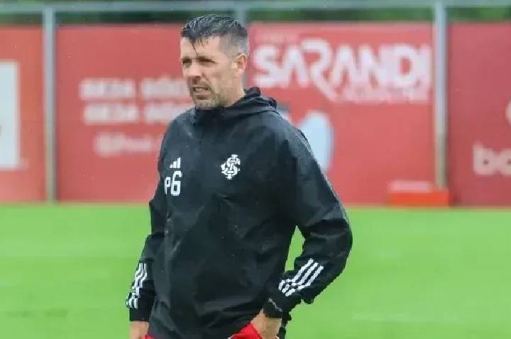 “Vou carregar nas costas”, diz Pezzolano sobre crise do Inter