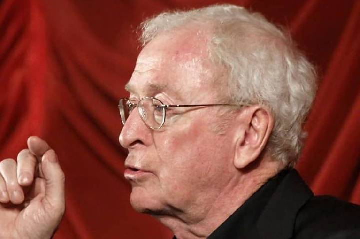 Voz de Michael Caine foi recriada por IA para audiolivro de “A Odisseia”