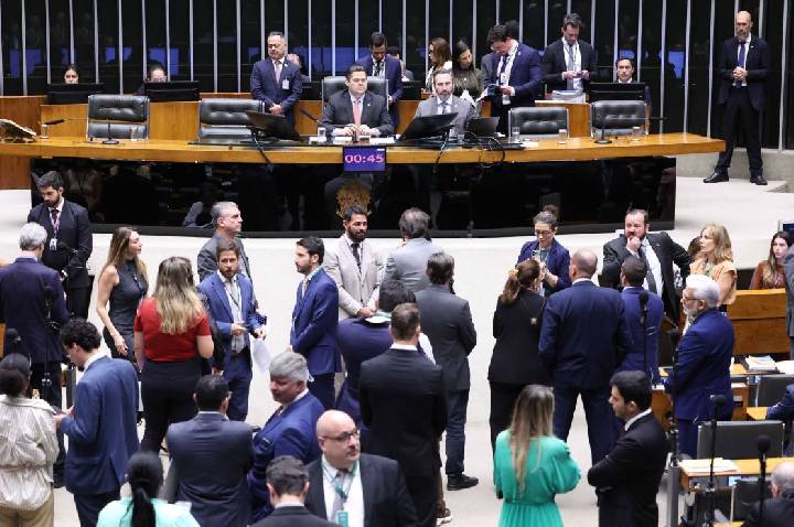 Waack: Congresso adere ao feirão de bondades eleitorais