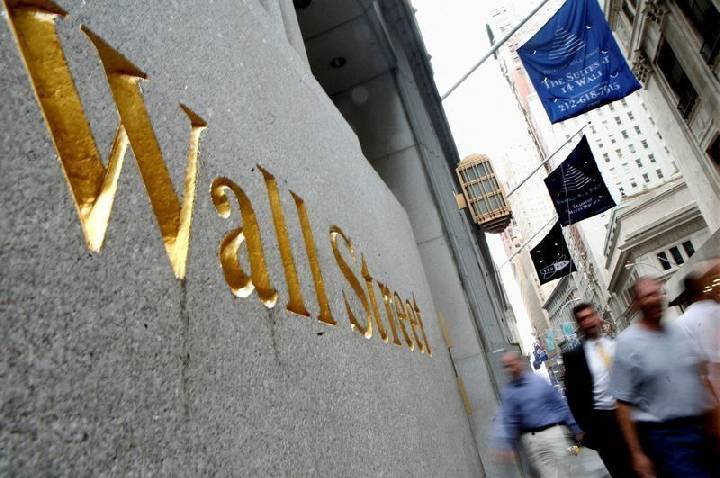 Wall Street oscila após Fed aumentar taxa de juros dos EUA