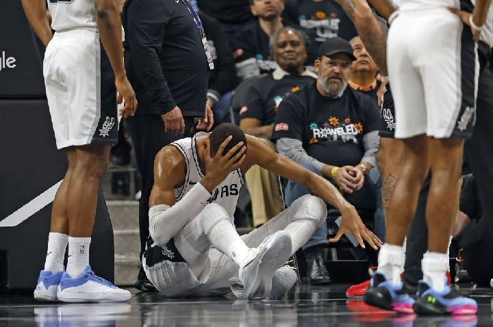 Wembanyama sofre concussão e vira dúvida nos playoffs da NBA