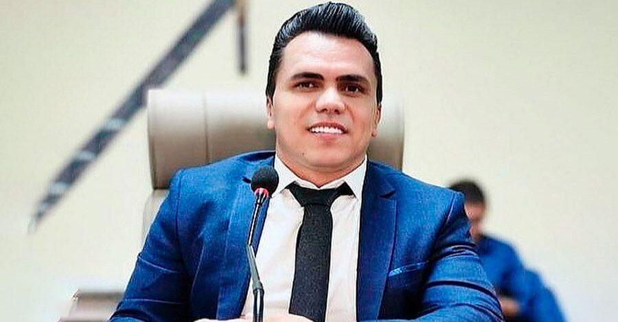 Vereador Edimilson Dourado solicita desobstrução de bueiros para evitar alagamentos em Porto