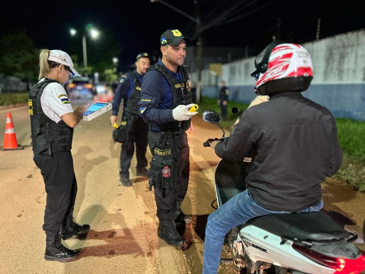 Em março, operações do Detran flagraram 847 motoristas dirigindo sob efeito de álcool.