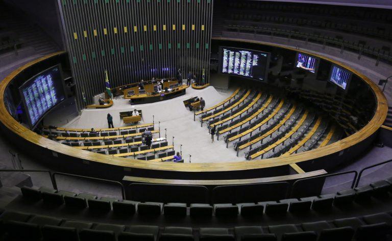 Plenário na Câmara reúne-se nesta segunda-feira com diversos temas em pauta